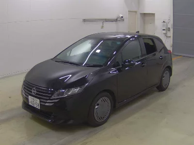 Nissan Aura