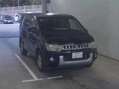 Mitsubishi Delica D:5