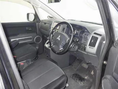 Mitsubishi DELICA D5