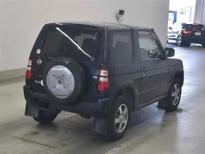 Nissan Kix