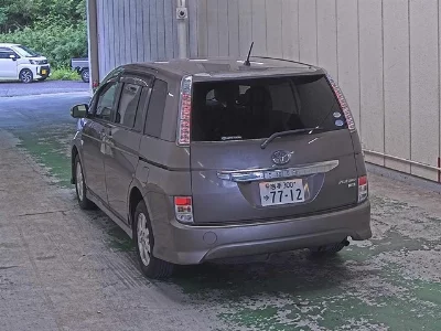 Toyota Isis