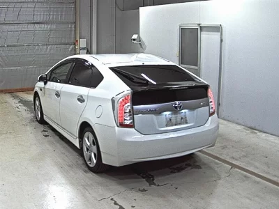 Toyota Prius PHV