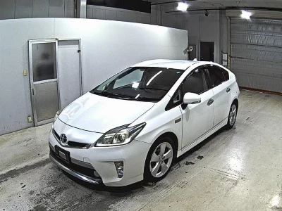 Toyota Prius PHV