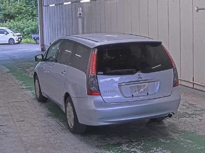 Mitsubishi GRANDIS