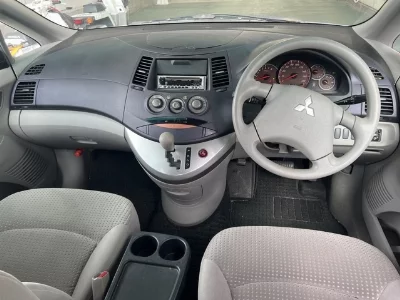 Mitsubishi Grandis
