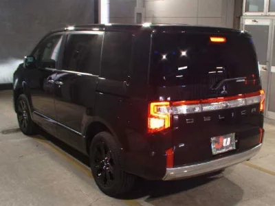 Mitsubishi DELICA D5