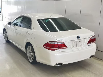 Toyota CROWN HYBRID