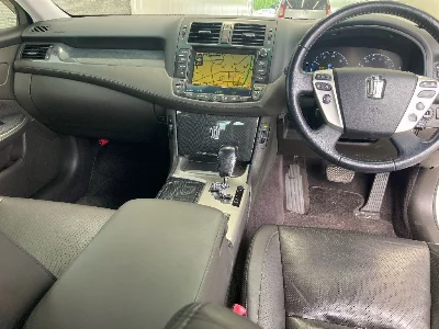 Toyota CROWN HYBRID