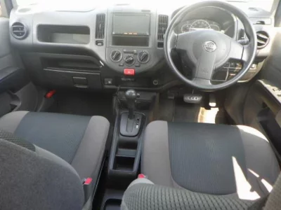 Nissan AD