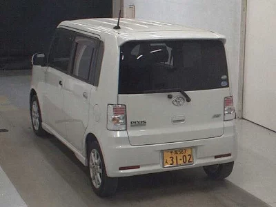 Toyota Pixis Space