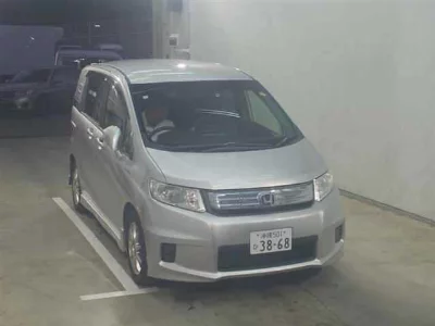 Honda Freed Spike