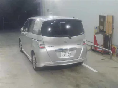 Honda Freed Spike
