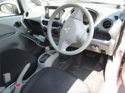 Mitsubishi i