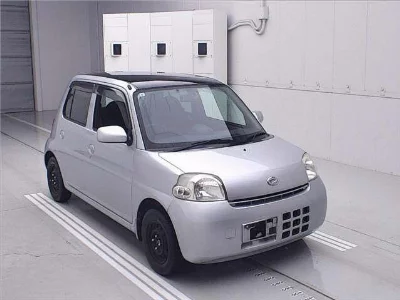 Daihatsu Esse