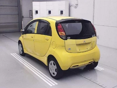 Mitsubishi i
