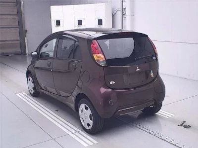 Mitsubishi i