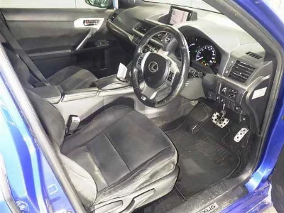 Lexus CT200h