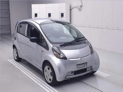 Mitsubishi i