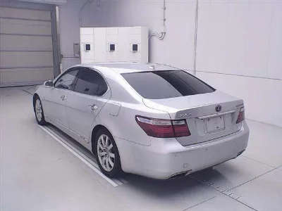 Lexus LS600hL
