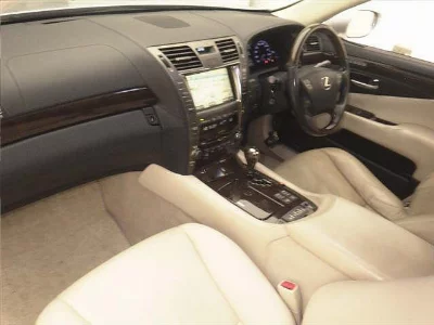 Lexus LS600hL