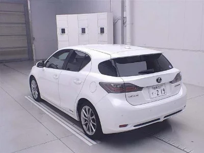 Lexus CT200h