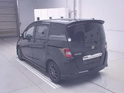 Honda Freed Spike