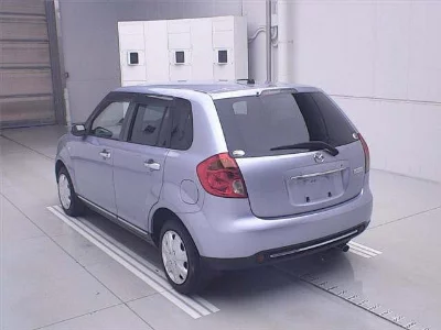 Mazda Verisa