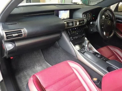 Lexus IS300h