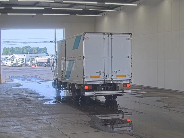 Isuzu Forward  с аукциона в Японии