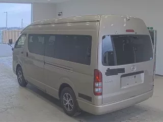 Toyota HiAce Commuter