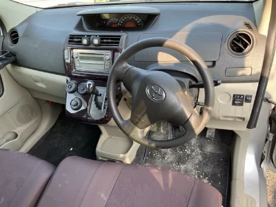 Toyota Passo Sette