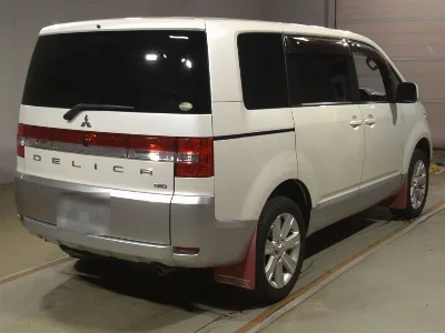Mitsubishi DELICA D5