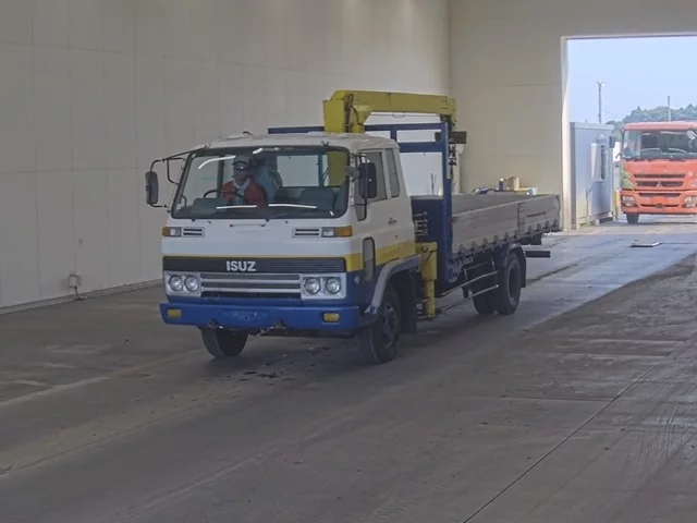 Isuzu Forward  с аукциона в Японии