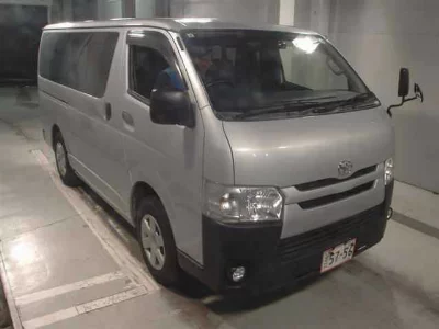 TOYOTA HIACE VAN