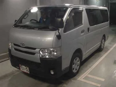 TOYOTA HIACE VAN