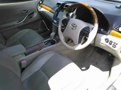 TOYOTA PREMIO