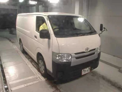 TOYOTA HIACE VAN