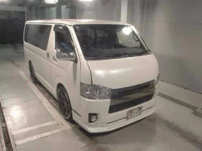 TOYOTA HIACE VAN