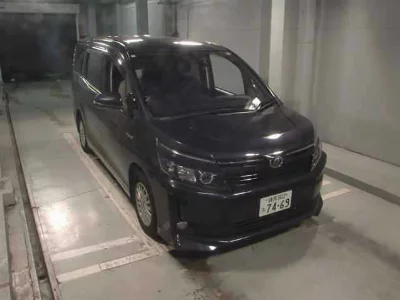 TOYOTA VOXY