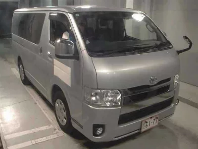 TOYOTA HIACE VAN