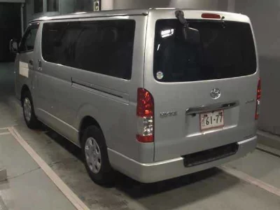 TOYOTA HIACE VAN