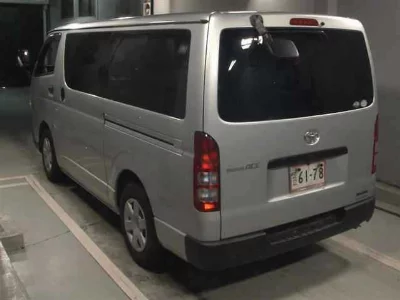 TOYOTA REGIUS VAN
