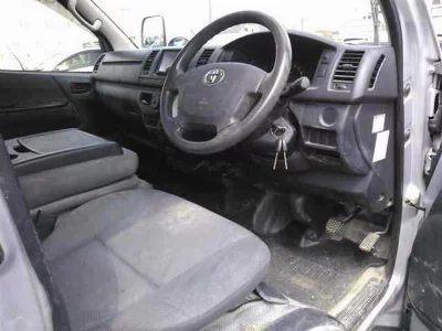 TOYOTA REGIUS VAN