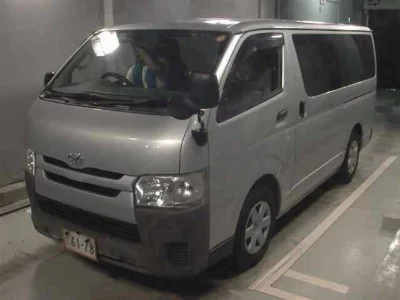 TOYOTA REGIUS VAN