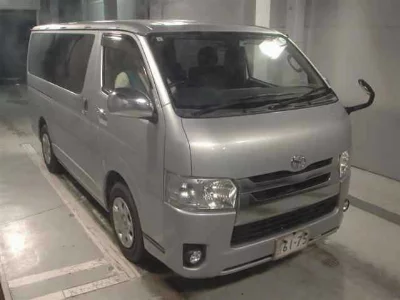 TOYOTA REGIUS VAN