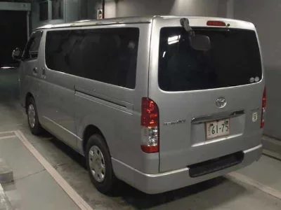 TOYOTA REGIUS VAN