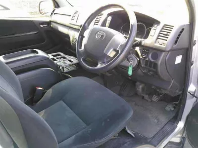 TOYOTA REGIUS VAN