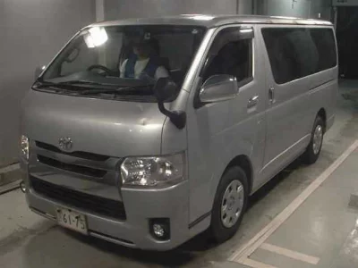 TOYOTA REGIUS VAN