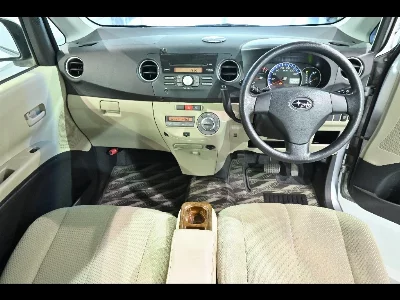 SUBARU LUCRA