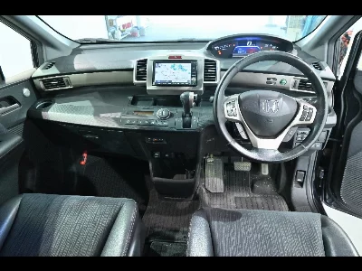HONDA FREED SPIKE